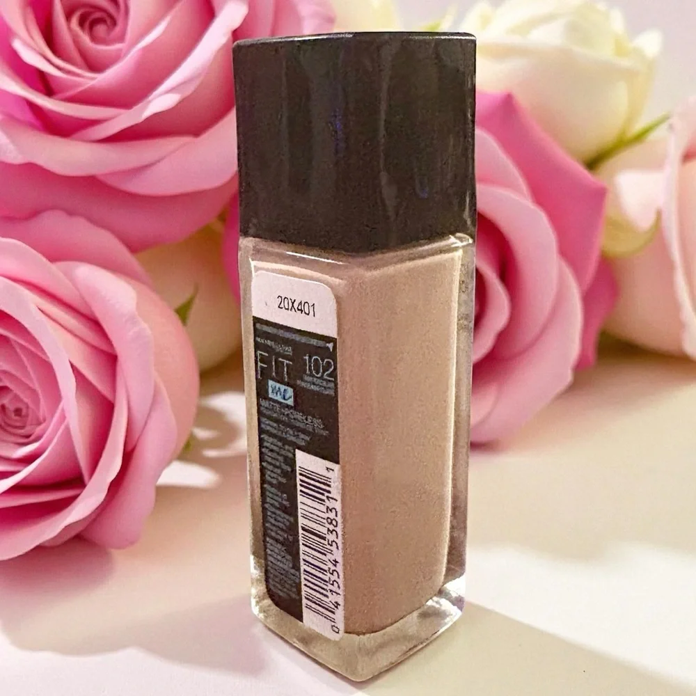 💎 Maybelline Fit Me Matte Poreless Liquid Foundation 102 Fair Porcelain